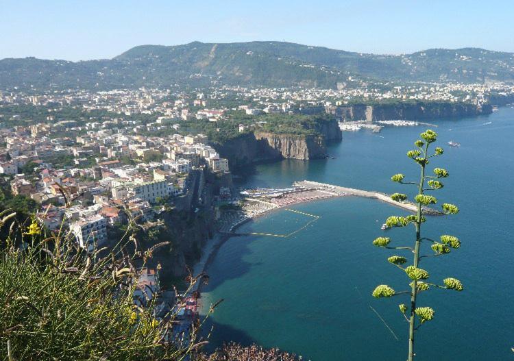 Residenza Regina Margherita Castellammare di Stabia Exterior foto